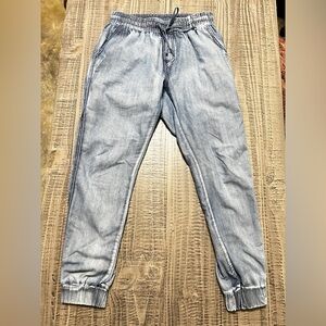 Women's Light Blue Relaxed Jeans